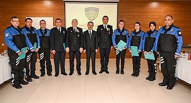 Vali Aktaş’tan başarılı polis memurlarına başarı belgesi