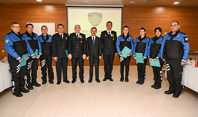 Vali Aktaş’tan başarılı polis memurlarına başarı belgesi
