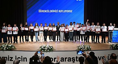 Vali Aktaş, TÜBİTAK 20 Ortaokul Öğrencileri Araştırma Projeleri ödül törenine katıldı