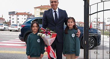 Vali Çiçek’ten Şehit Durmuş Ali Uzun İlkokulu’na ziyaret