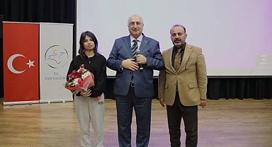 Van'da yapay zeka konulu söyleşi gerçekleştirildi