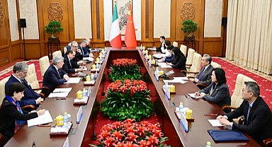 Wang Yi, İtalya Dışişleri Bakanı Antonio Tajani’yle görüştü