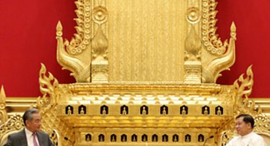 Wang Yi, Myanmar Devlet Başkanı Min Aung Hlaing ile görüştü