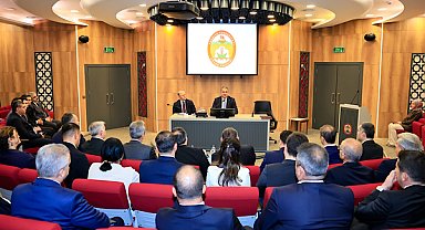 Adana’da sahipsiz hayvanlar için kurul toplantısı yapıldı