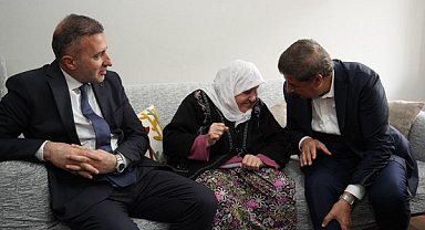 AK Partili milletvekilleri Anneler Günü’nde sahadaydı