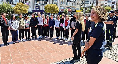 Aliağa’da deprem simülasyon tırı ile bilgilendirme etkinliği düzenlendi