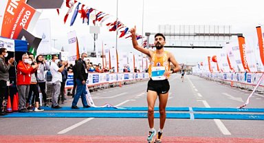Ankara’da “Geleneksel Ankara Yarı Maratonu ve Halk Koşusu” düzenlendi