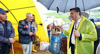 Arıkan, kurban pazarında üreticilerin sorunlarını dinledi