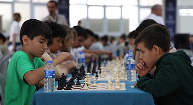 Aydın’da geleneksel Satranç Turnuvası minik şampiyonları buluşturdu