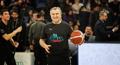 Bak: Fenerbahçe Beko’yu yürekten kutluyorum, yolun sonu kupa olsun