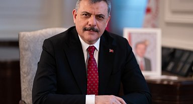 Bakan Çiftçi’den Abdülhamid Han türbesine ziyaret