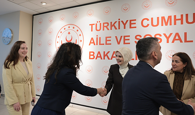 Bakan Göktaş, bakanlık personeliyle bayramlaştı
