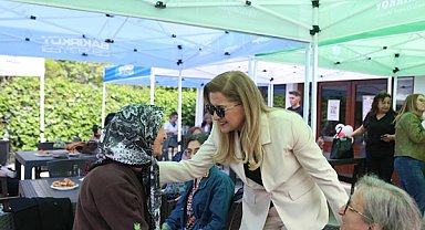 Bakırköy’de Anneler Günü’nde üç kuşak bir araya geldi