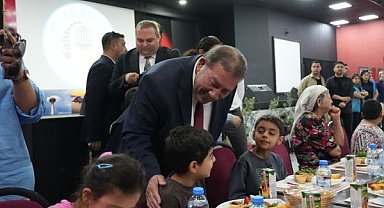 Başkan Topuz’dan özel bireylerle bir araya geldi