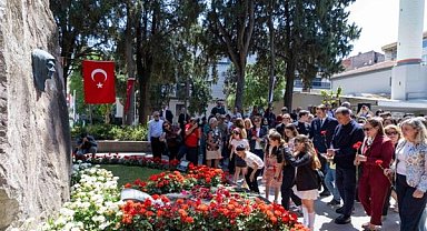 Başkan Tugay’dan Zübeyde Hanım’ın anıt mezarında Anneler Günü mesajı