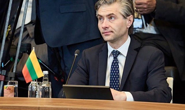Budrys’tan Erivan’da AB ve NATO süreci sunumu