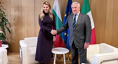 Bulgaristan Dışişleri Bakanı Petrova, İtalyan mevkidaşı Tajani ile görüştü