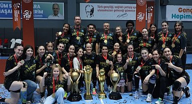 Bursa Büyükşehir Belediyespor Kadınlar Hentbol Süper Ligi Şampiyonu oldu