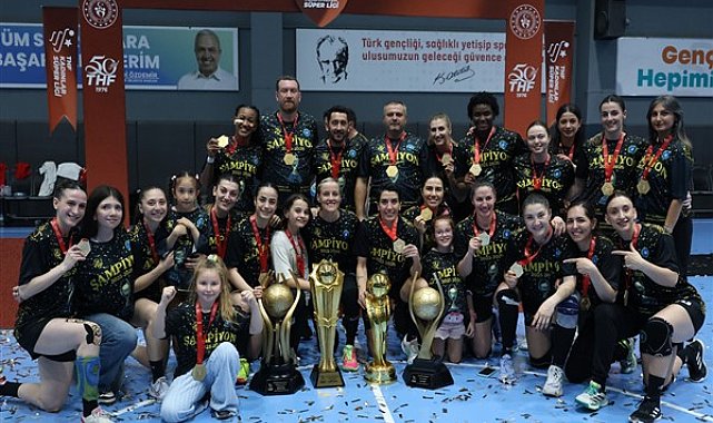 Bursa Büyükşehir Belediyespor Kadınlar Hentbol Süper Ligi Şampiyonu oldu