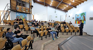 Bursa'da evcil hayvan işletmelerine eğitim verildi