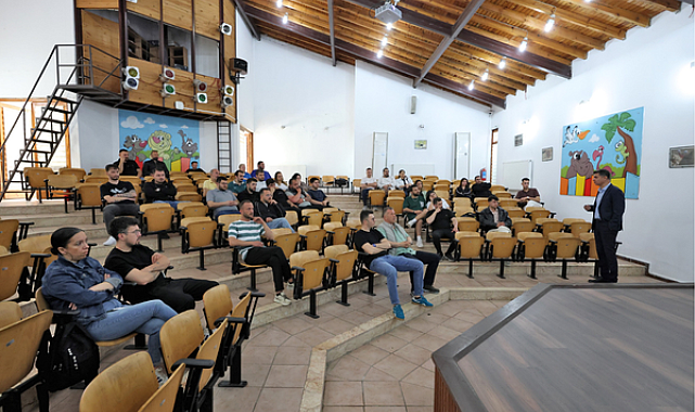 Bursa'da evcil hayvan işletmelerine eğitim verildi
