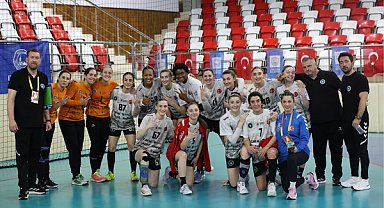 Büyükşehir Kadınlar Hentbol Süper Ligi’nde şampiyon oldu