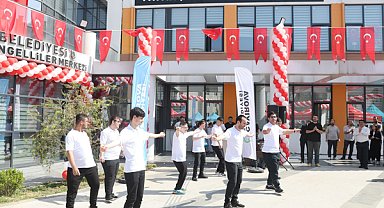 Çayırova’da özel bireylerden anlamlı gösteri