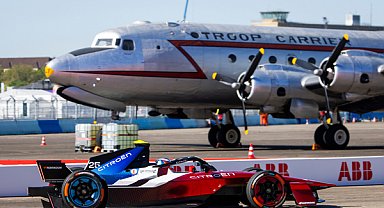 Cıtroen Racıng Formula E Takımı Berlin'de podyumda