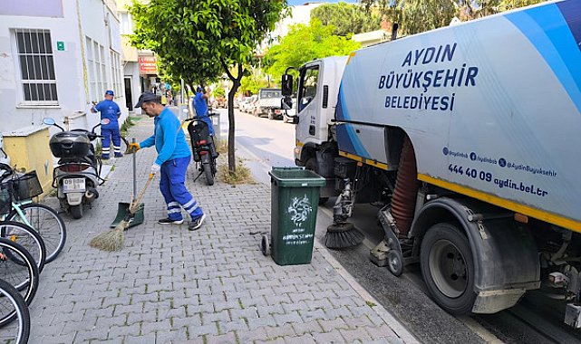 Didim ve Kuşadası'nda bayram öncesi temizlik çalışması yürütülüyor