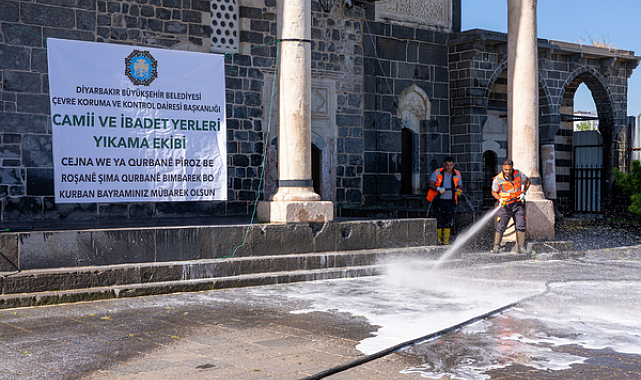 Diyarbakır’da bayram öncesi ibadethanelerde temizlik çalışması