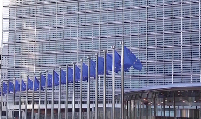 Dombrovskis, AB'nin stagflasyon şoku riskiyle karşı karşıya olduğunu açıkladı