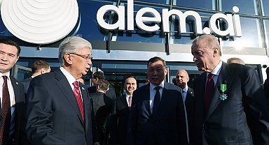 Erdoğan ve Tokayev, Kazakistan’daki yapay zeka merkezini ziyaret etti