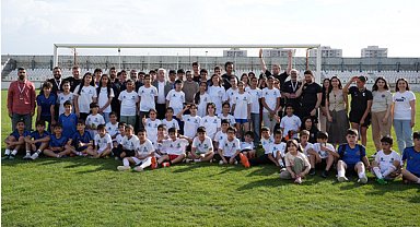 Eşbaşkan Bucak, çocuklarla sokak futbolu etkinliğinde bir araya geldi