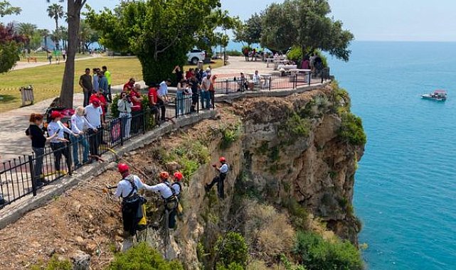 Falezlerde arama kurtarma destekli temizlik yapıldı