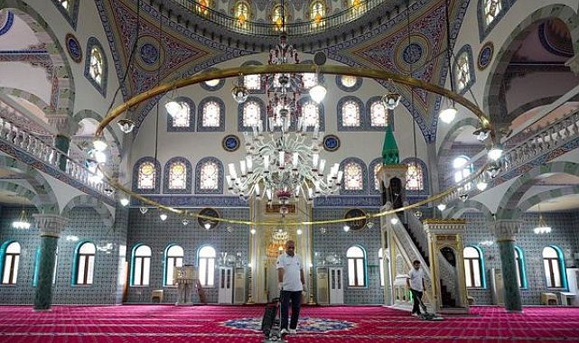 Gölcük ve Maltepe’de bayram öncesi ibadethanelerde temizlik çalışması