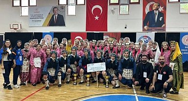 Halk Dansları Topluluğu’ndan çifte başarı