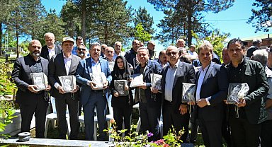 İbrahim Usta kabri başında anıldı