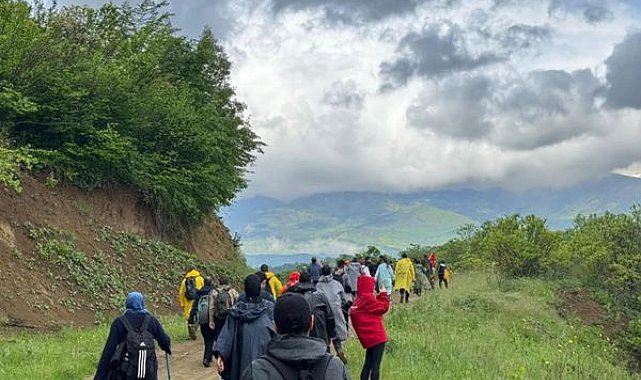 İnegöl’de doğa yürüyüşü Gençlik Haftası kapsamında gerçekleştirildi