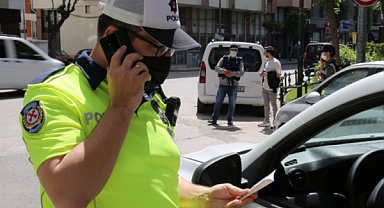 İstanbul İl Emniyet Müdürlüğü'nden sahte çakar kullanan sürücüye ceza