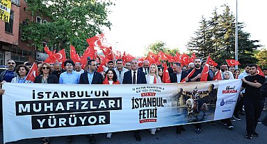 İstanbul’un fethinin 573. yıl dönümü Edirnekapı–Saraçhane yürüyüşüyle kutlandı