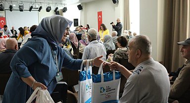 İzmit Belediyesi’nden huzurevinde anlamlı Anneler Günü ziyareti