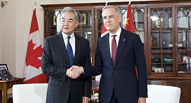 Kanada Başbakanı Carney, Wang Yi ile görüştü