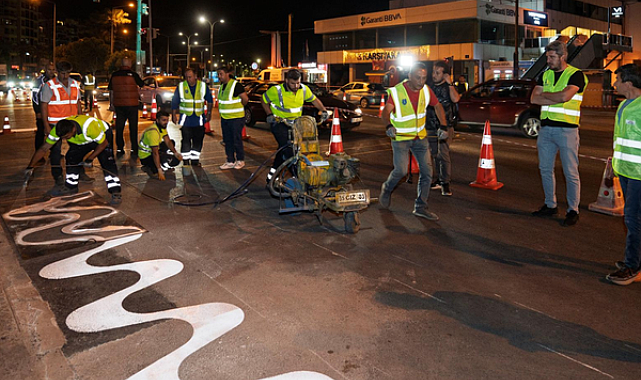 Karşıyaka Yalı Bulvarı’nda yükseltilmiş yaya platformu yapıldı