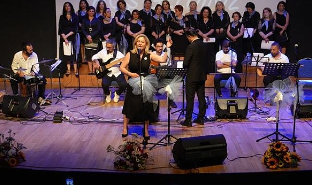 Kartallı kadınlardan burs dayanışması konseri