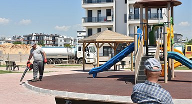 Kepez Belediyesi’nden park ve oyun alanlarında temizlik çalışması