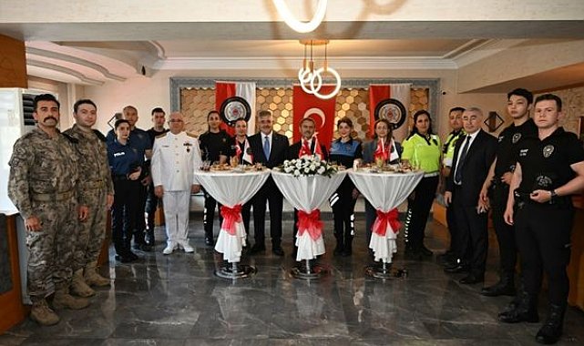 Kocaeli Valisi Aktaş’tan Emniyet Müdürlüğüne bayram ziyareti
