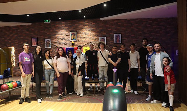 Maltepeli gençler bowling etkinliğinde bir araya geldi