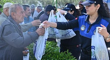 Manisa Büyükşehir Belediyesi Salihli’de 34 bin sebze fidesi dağıttı
