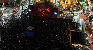 Manisa’da 19 Mayıs Gençlik Festivali Duman konseriyle sona erdi