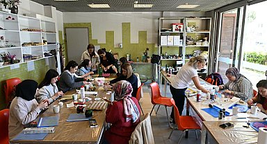 Manisa’da ücretsiz sanat atölyelerine yoğun ilgi